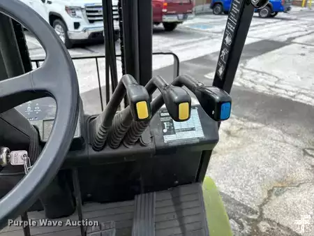 Propane Forklifts - Clark CGP30 (36)