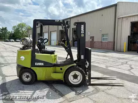 Propane Forklifts - Clark CGP30 (4)