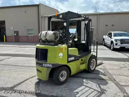 Propane Forklifts - Clark CGP30 (5)