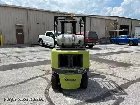 Propane Forklifts - Clark CGP30 (6)