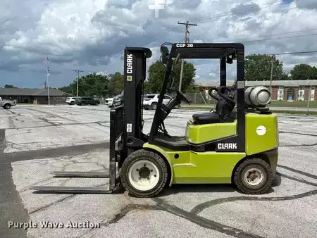 Propane Forklifts - Clark CGP30 (8)