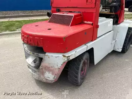 Montacargas diésel - Nissan WGF03A40V (26)