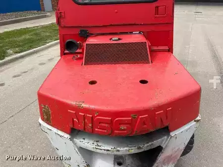 Montacargas diésel - Nissan WGF03A40V (28)