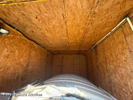 Montacargas diésel - Mobile restroom (13)