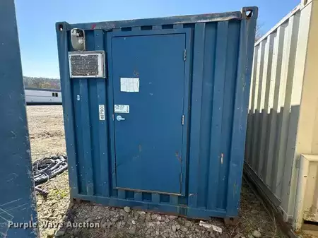 Montacargas diésel - Mobile restroom (4)