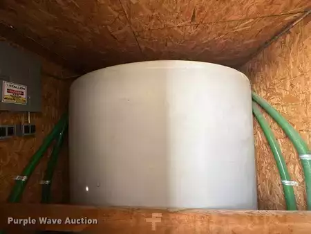 Montacargas diésel - Water tank (10)