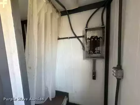 Montacargas diésel - Mobile restroom (14)