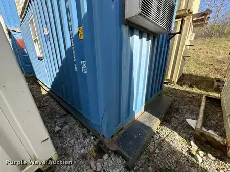 Montacargas diésel - Mobile restroom (10)