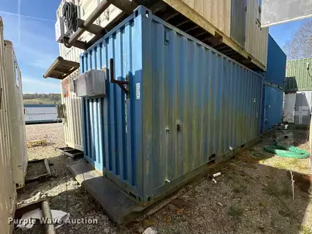 Montacargas diésel - Mobile restroom (4)