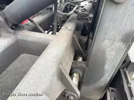 Montacargas diésel 2016  Moffett M8 (16)