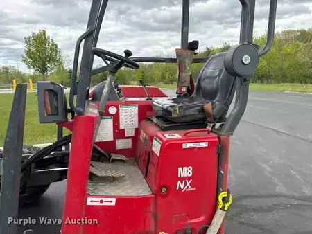 Montacargas diésel 2016  Moffett M8 (33)