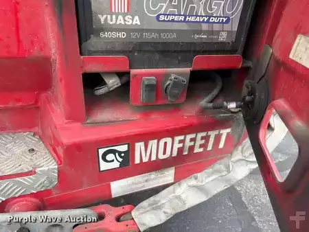 Montacargas diésel 2016  Moffett M8 (39)