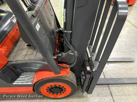 Propane Forklifts 2024  Linde HT25CT (13)