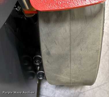 Propane Forklifts 2024  Linde HT25CT (34)