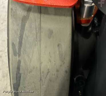 Propane Forklifts 2024  Linde HT25CT (36)