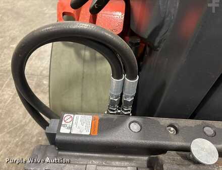 Propane Forklifts 2023  Linde HT27CT (14)