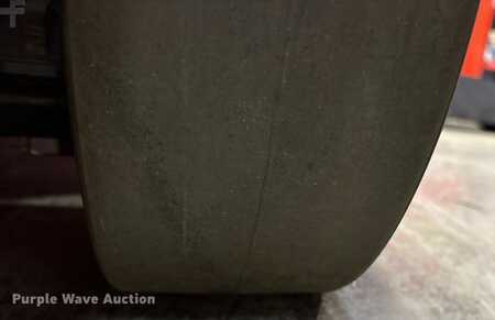 Propane Forklifts 2023  Linde HT27CT (24)
