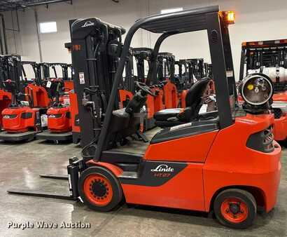 Propane Forklifts 2023  Linde HT27CT (8)