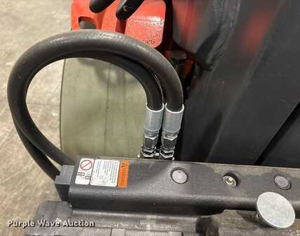Propane Forklifts 2023  Linde HT27CT (10)
