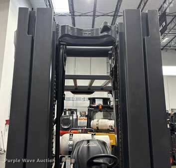 Propane Forklifts 2023  Linde HT27CT (13)