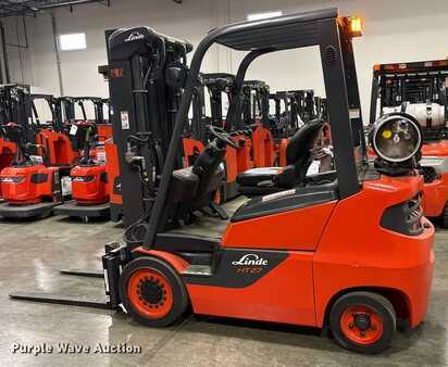 Propane Forklifts 2023  Linde HT27CT (8)