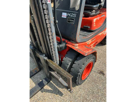 Dieselový VZV 1990  Linde H 25 D (11)