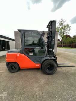 Diesel Forklifts 2015  Toyota 8FD50N (5)