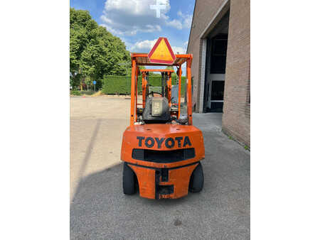 Dieselový VZV 1997  Toyota 02-4FD25 (3)