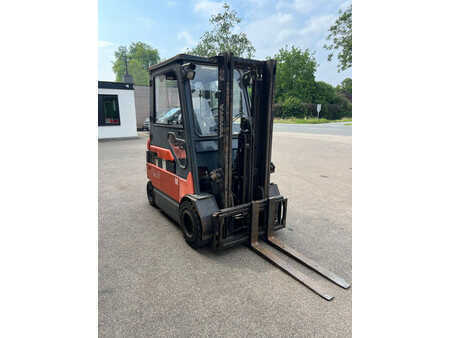 Elektro čtyřkolový VZV 2005  Toyota 7FBMF25 (4)