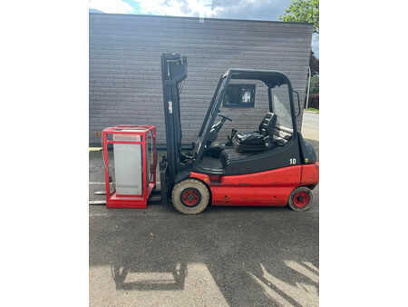 4-wiel elektrische heftrucks 1995  Linde E30-01 (2)