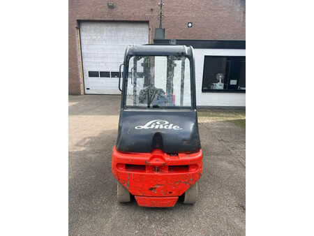 4-wiel elektrische heftrucks 1995  Linde E30-01 (4)
