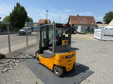 Carrelli elettrici 4 ruote 2018  Jungheinrich EFG 316 (1)