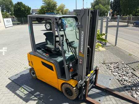 Carrelli elettrici 4 ruote 2018  Jungheinrich EFG 316 (2)