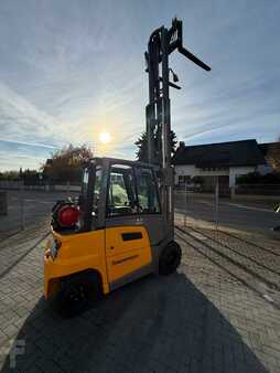 Carretilla elevadora GLP 2023  Jungheinrich TFG 425s (3)