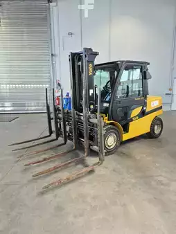 Diesel truck 2020  Yale GDP50VX (1)