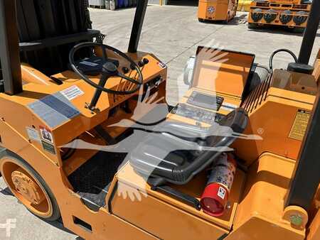 Propane Forklifts 2022  Versa-Lift 25/35 (9)