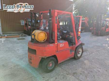 Dieselový VZV 1999  Nissan UJ25 (2)