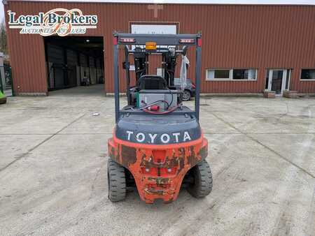 Montacargas Eléctrico (4 ruedas) 2015  Toyota 8FBMT50 (3)