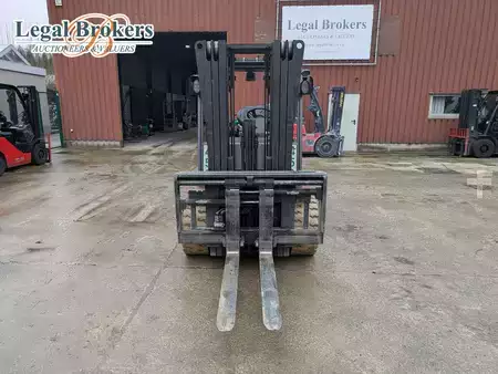 Eléctrica de 4 ruedas 2017  Toyota 8FBMT45 (1)