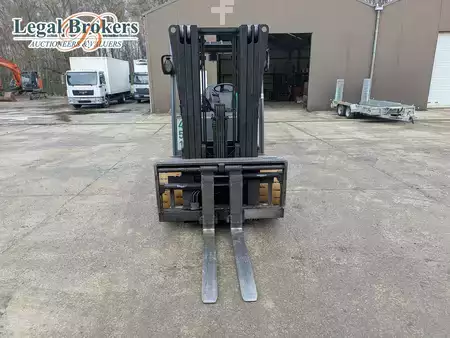 Eléctrica de 4 ruedas 2017  Toyota 8FBMT45 (1)