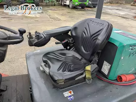 Eléctrica de 4 ruedas 2017  Toyota 8FBMT45 (5)