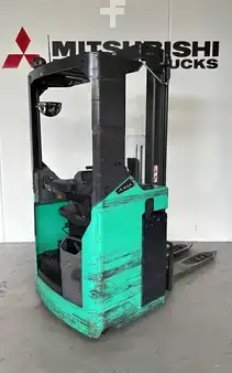 Stoccatori uomo seduto 2023  Mitsubishi SBS20N2 (1)