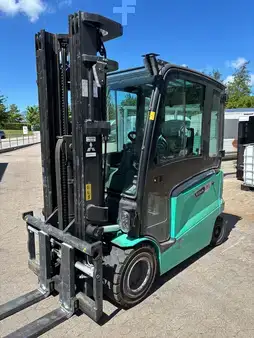 Electric - 4 wheels 2023  Mitsubishi FB35AN (1)