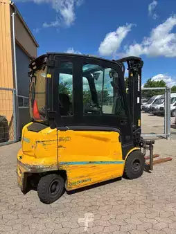 Eléctrico - 4 rodas 2022  Unicarriers MX2-30L (3)