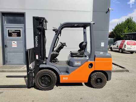 Dieselový VZV 2022  Toyota 52-8FDJF35 (1)