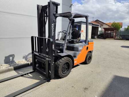Dieselový VZV 2022  Toyota 52-8FDJF35 (3)