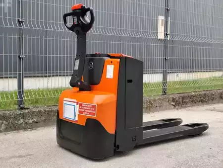 Lavansiirtovaunu 2018  Toyota LWE200 (1)