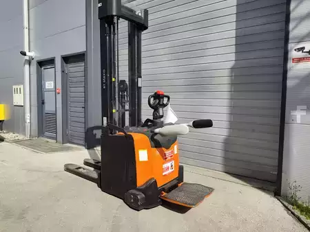 Pallet Stackers 2020  Toyota SPE160 (1)
