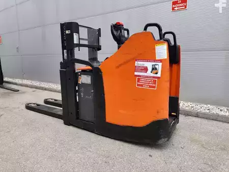 Pallet Stackers 2017  Toyota SPE200D (3)