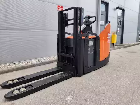 Pallet Stackers 2017  Toyota SPE200D (4)